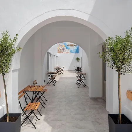 Olive Tree 3* Fira (Santorini)