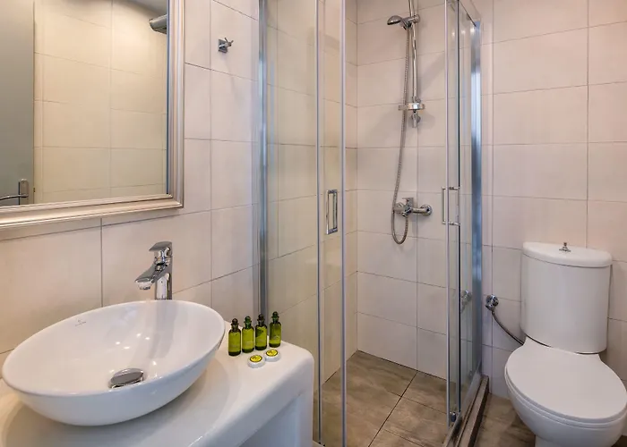 Olive Tree 3* Fira (Santorini)